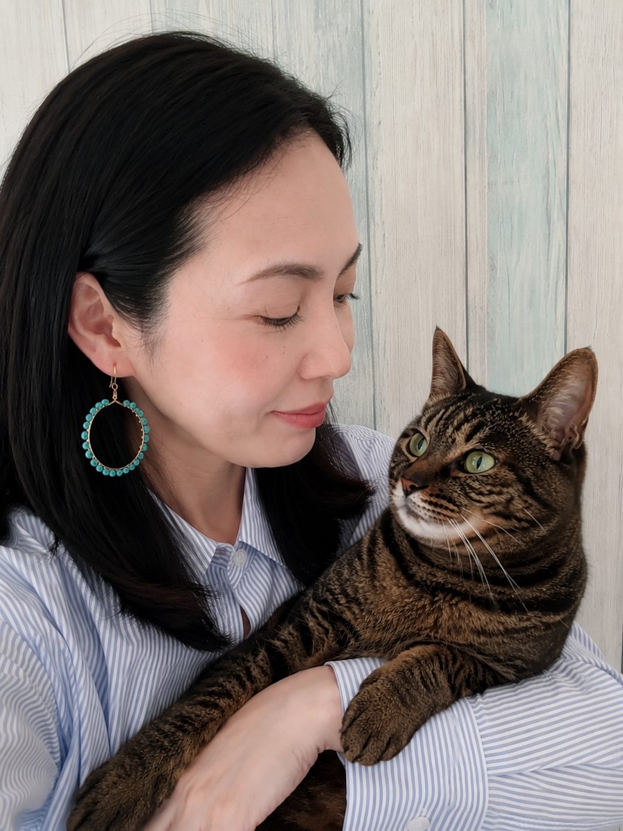 愛猫を抱くkyoko